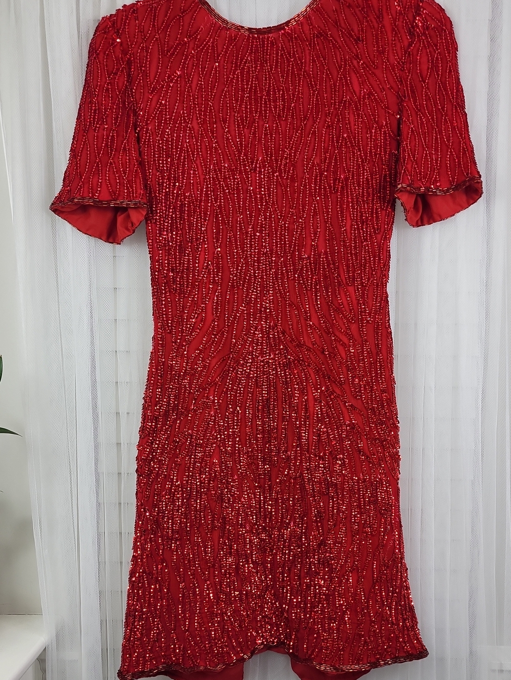 Laurence Kazar Red Beaded Short Sleeve Cocktail Dress. Size PM
